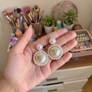 Bee-jeweled