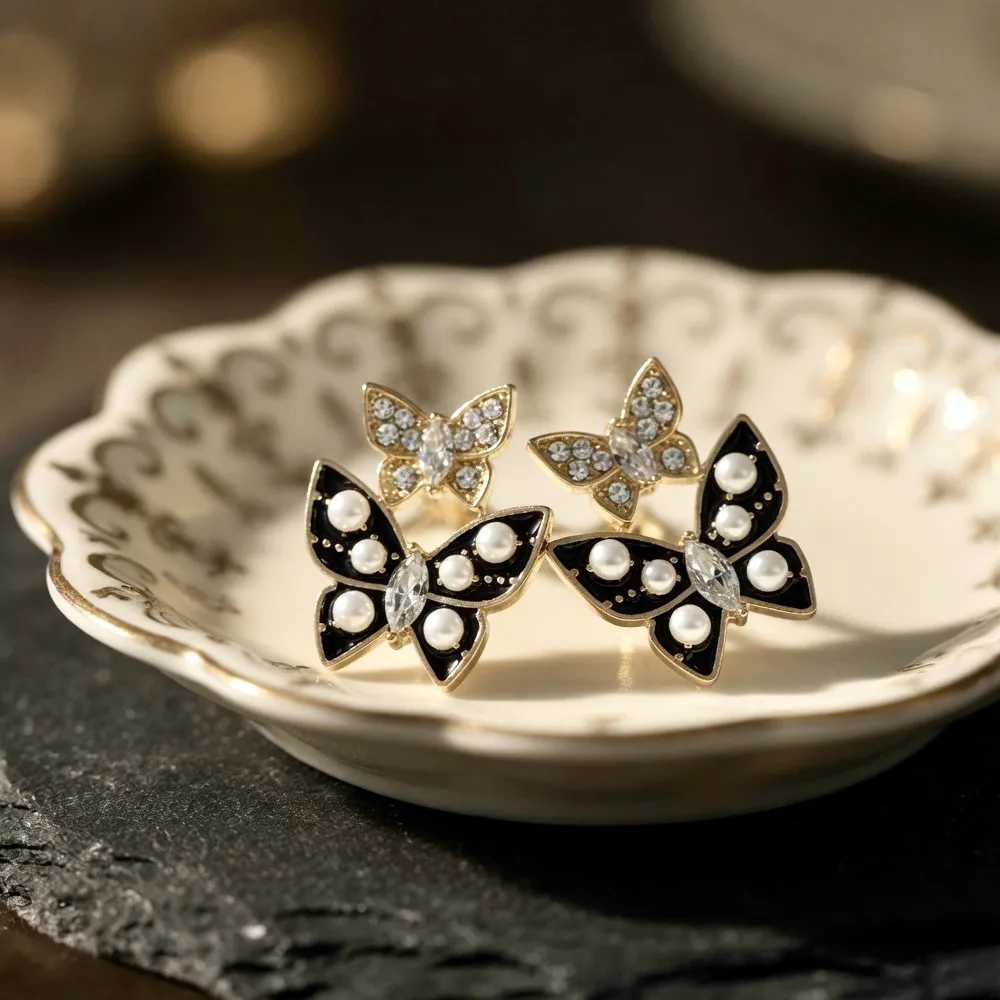 Black and White Twinfly - Image 3