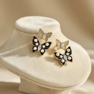 Black and White Twinfly